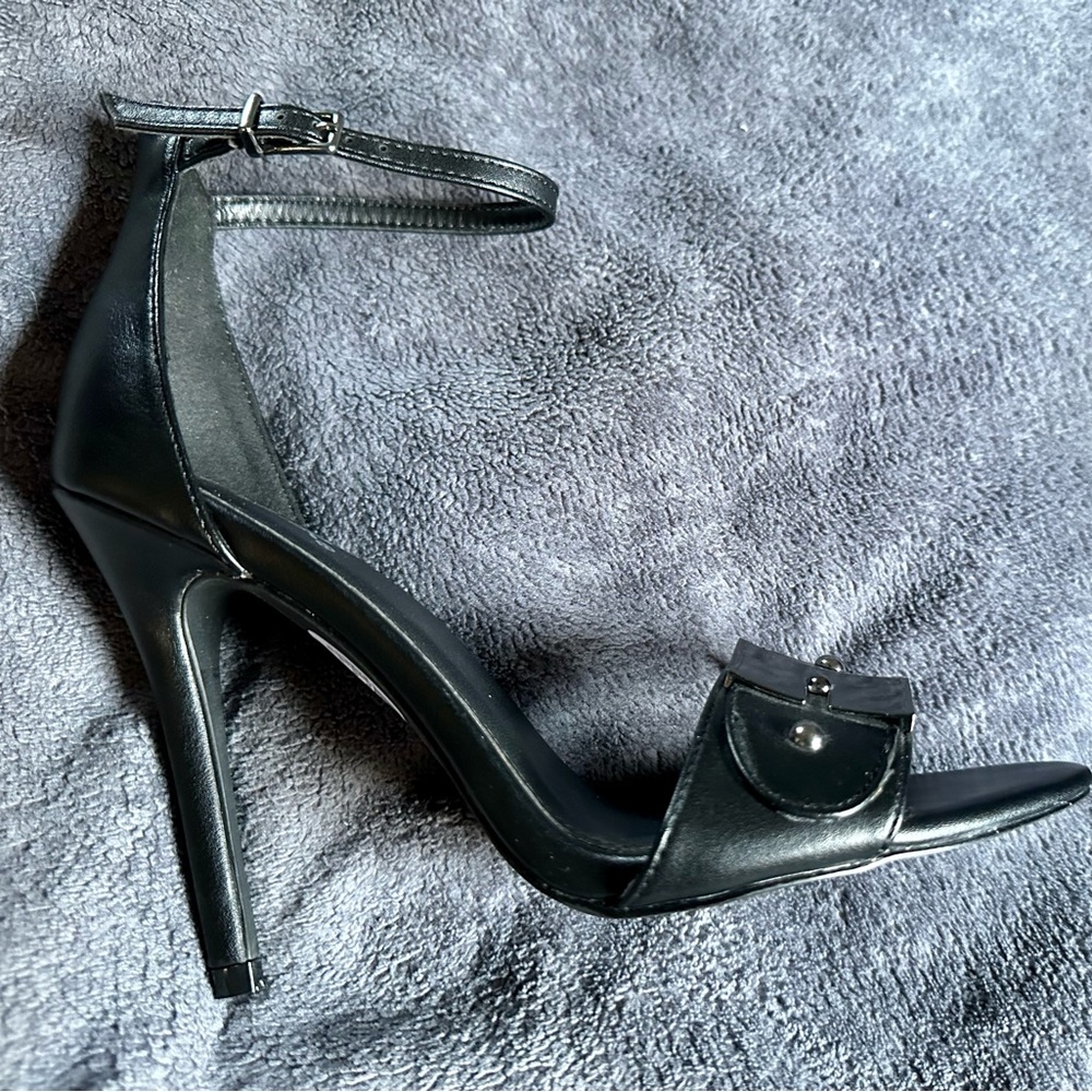Black stiletto open toe shoes size 7 women